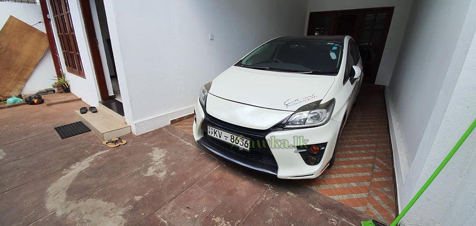 Toyota prius gs sport 2012 - AWKA ADS